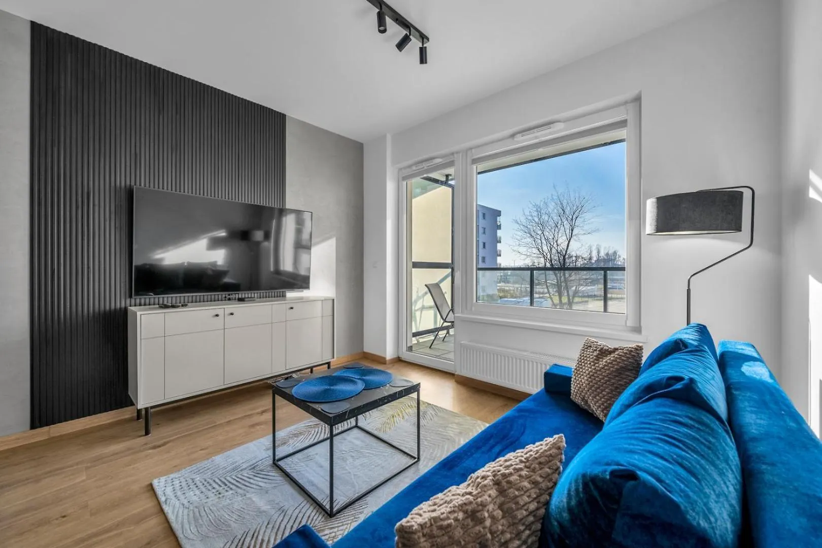 Warsaw Praga - Modern Apt, Parking, Near River - By Rentujemy
