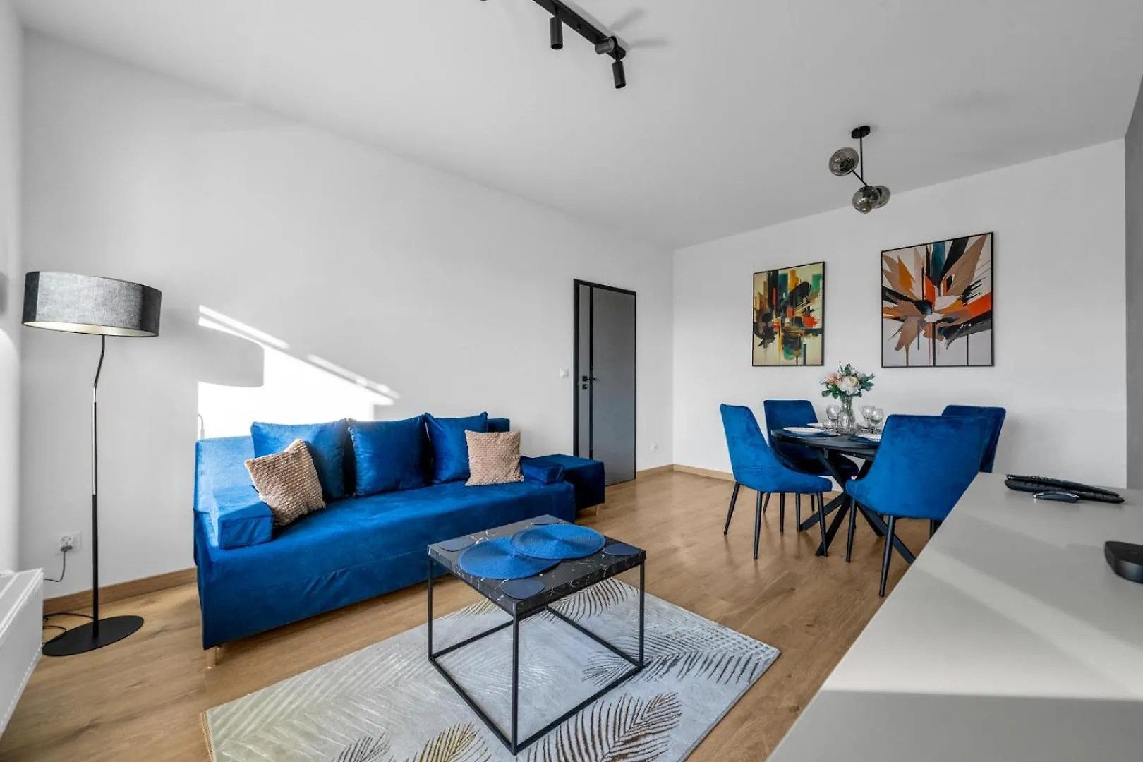 Apartment Warsaw Praga - Modern Apt, Parking, Near River - By Rentujemy