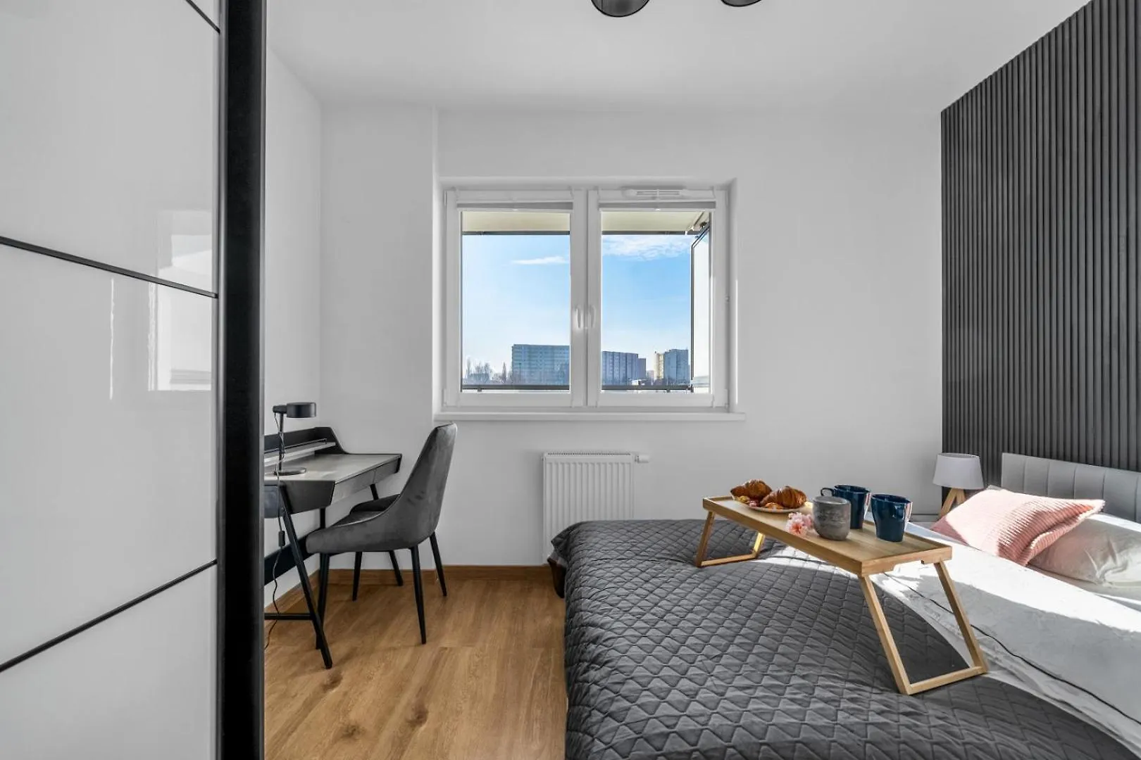 Warsaw Praga - Modern Apt, Parking, Near River - By Rentujemy Poland