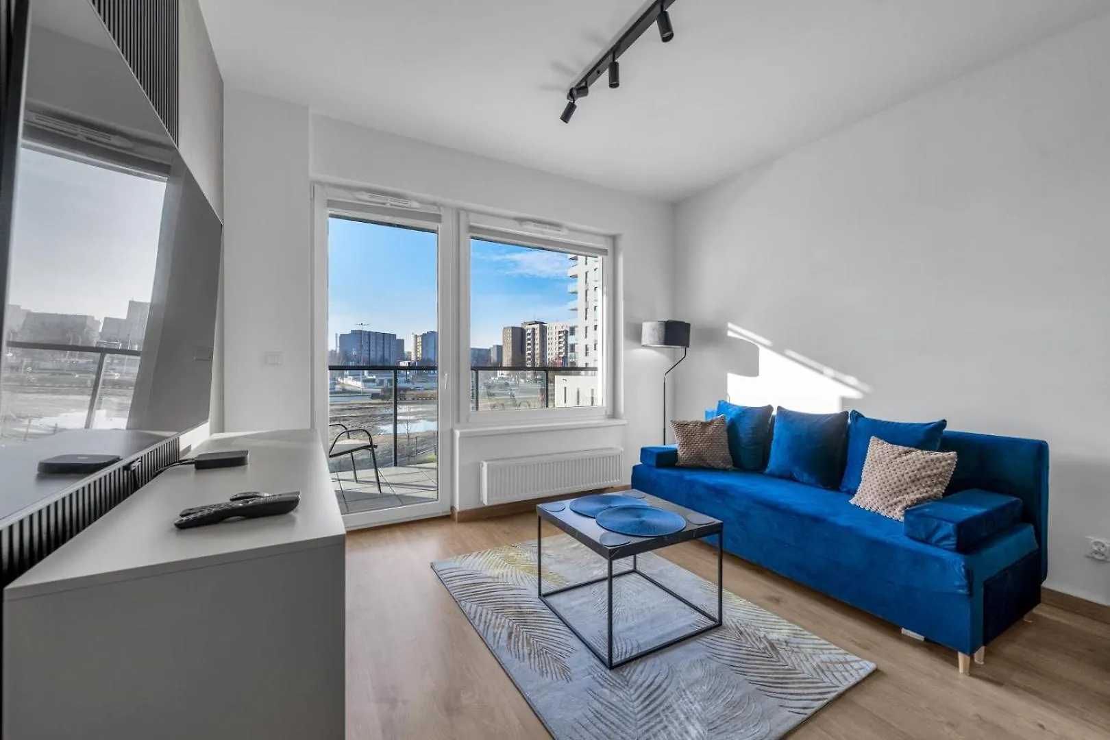 Apartment Warsaw Praga - Modern Apt, Parking, Near River - By Rentujemy